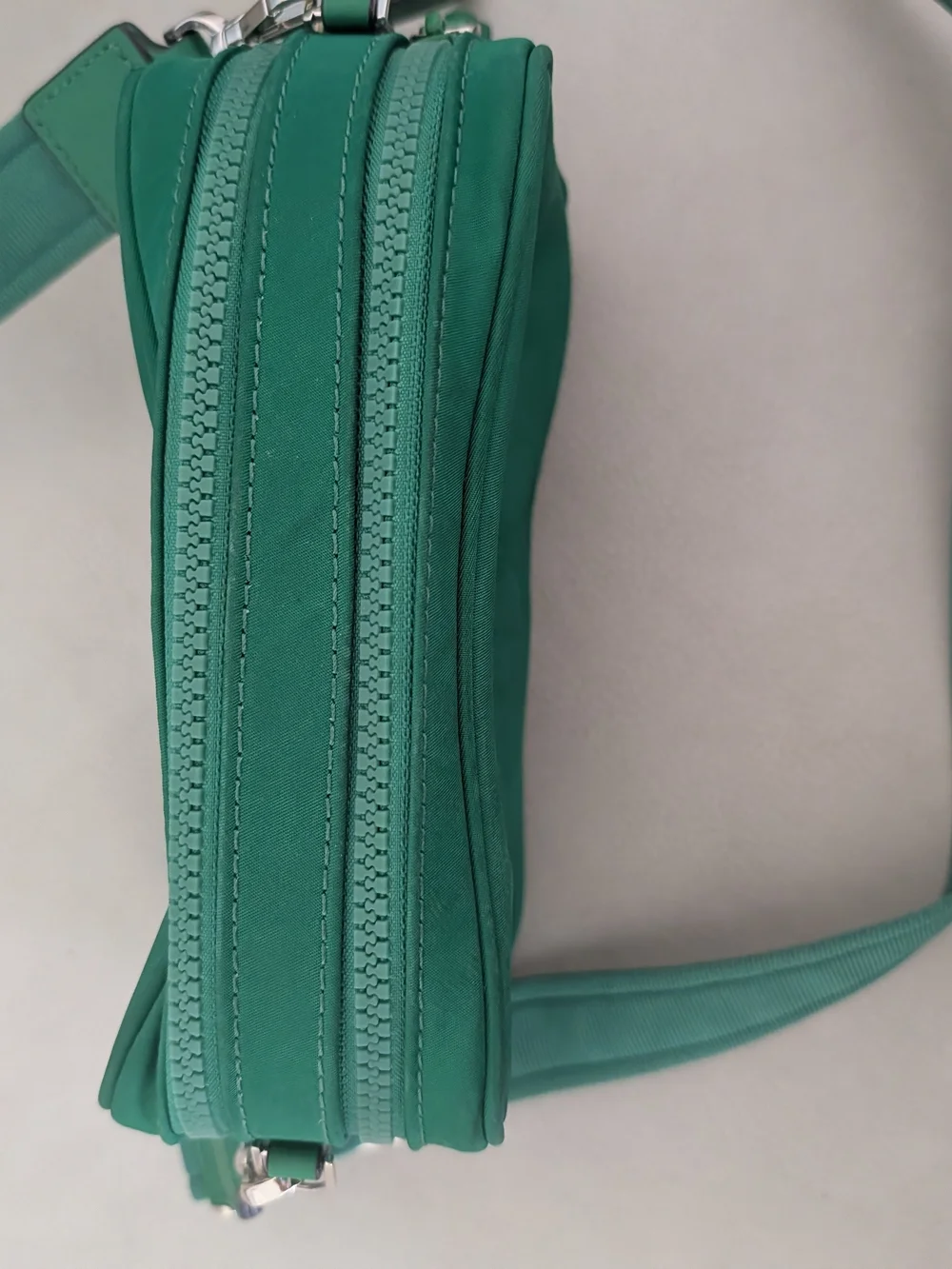 Kate Spade Green Nylon Crossbody Camera Bag - Picture 11 of 13
